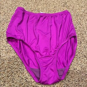Olga fuchsia purple full cut panty brief panties Large 7 silky second skin EUC